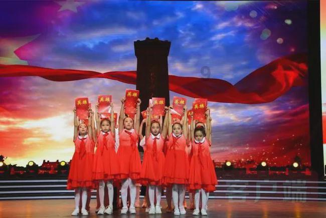 原神新服装曝光！申鹤穿着被热议？竟引来无数大佬来科普另类旗袍
