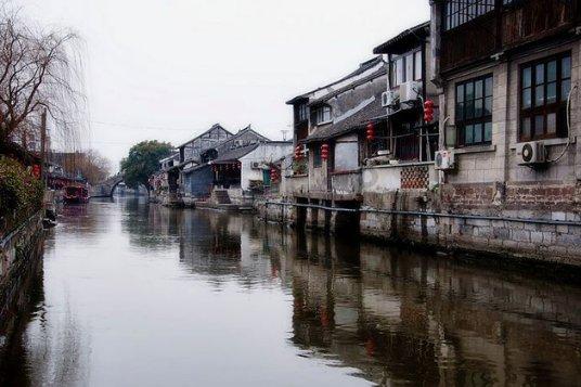 逃出绿色公寓